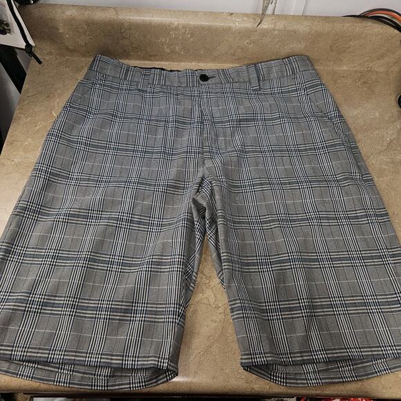 Travis Mathew Men's Plaid Golf Shorts Chino Casual Quick Dry Size 36 Pockets - Picture 6 of 7